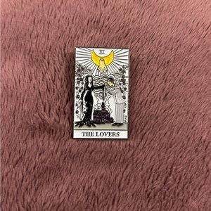 The Addams Family - the Lovers Tarot Enamel pin